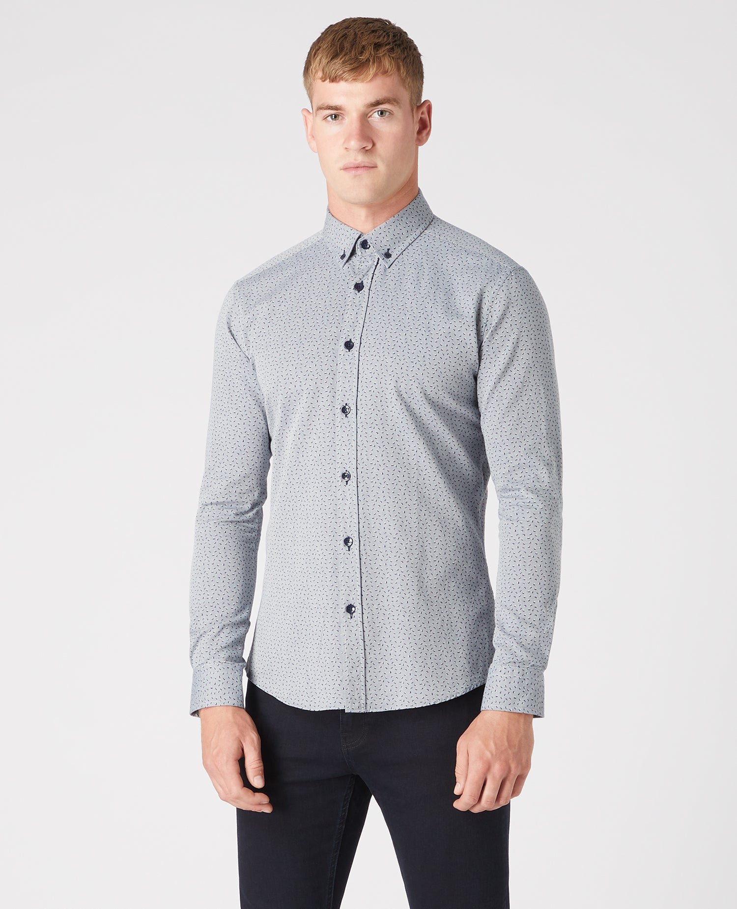 Man wearing a blue Slim Fit Print Cotton Shirt