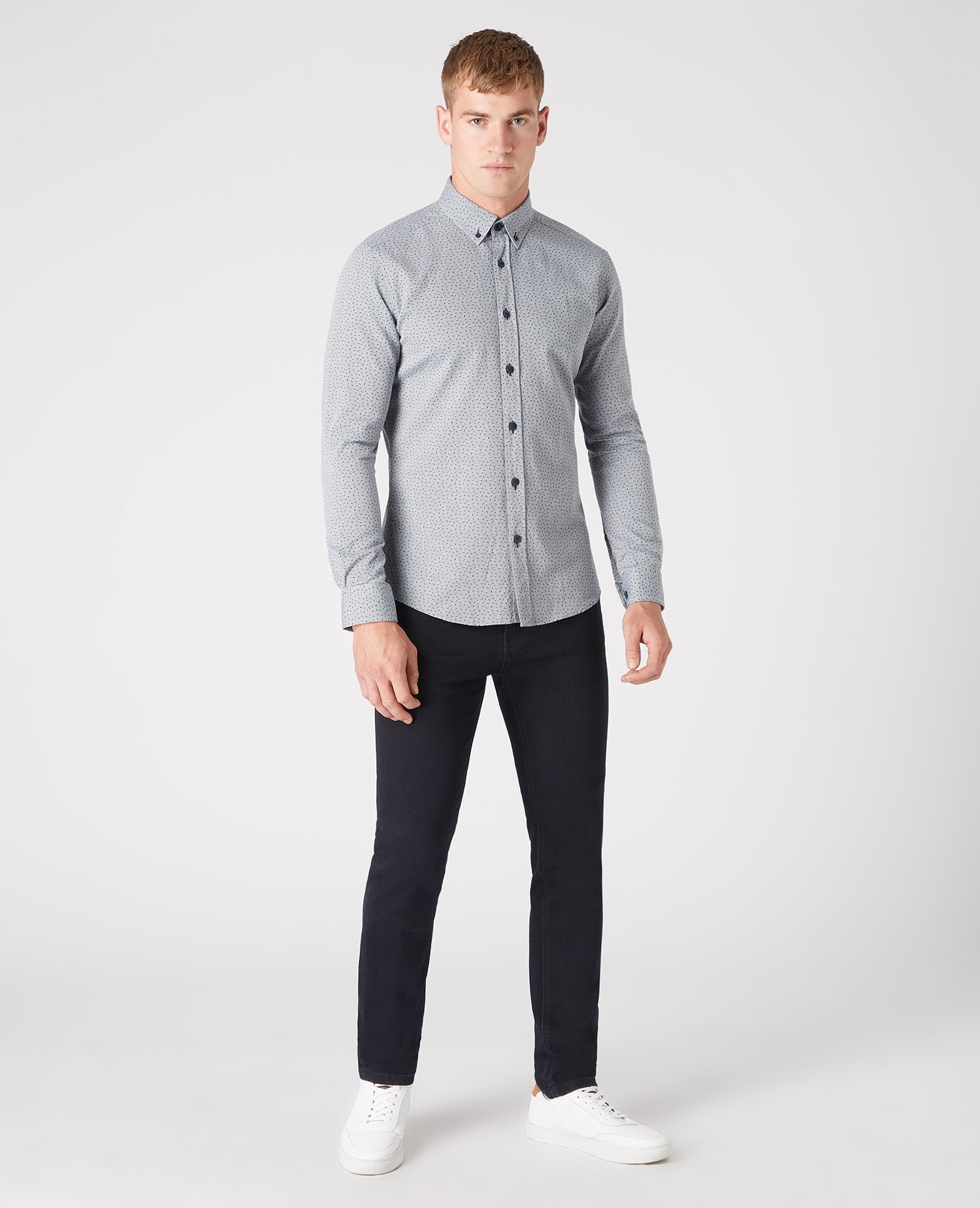 Man wearing a blue Slim Fit Print Cotton Shirt