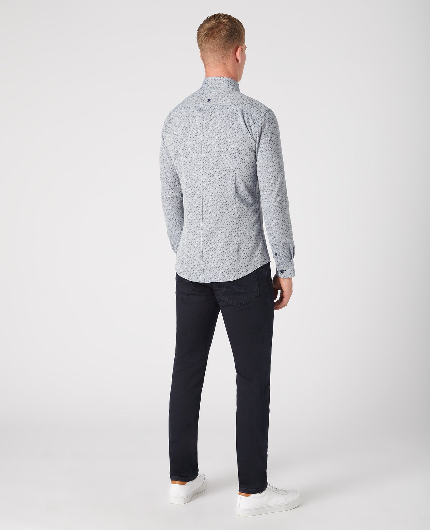 Man wearing a blue Slim Fit Print Cotton Shirt