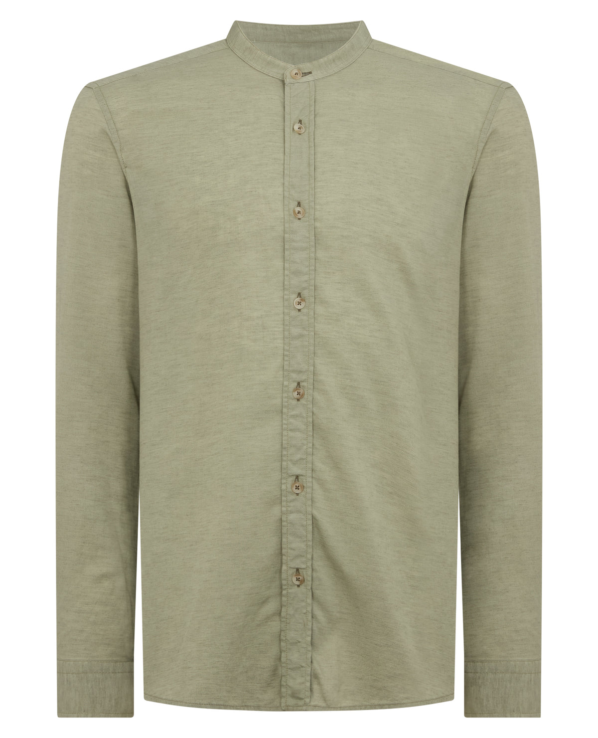 Man wearing a green Regular Fit Tencel-Blend Shirt