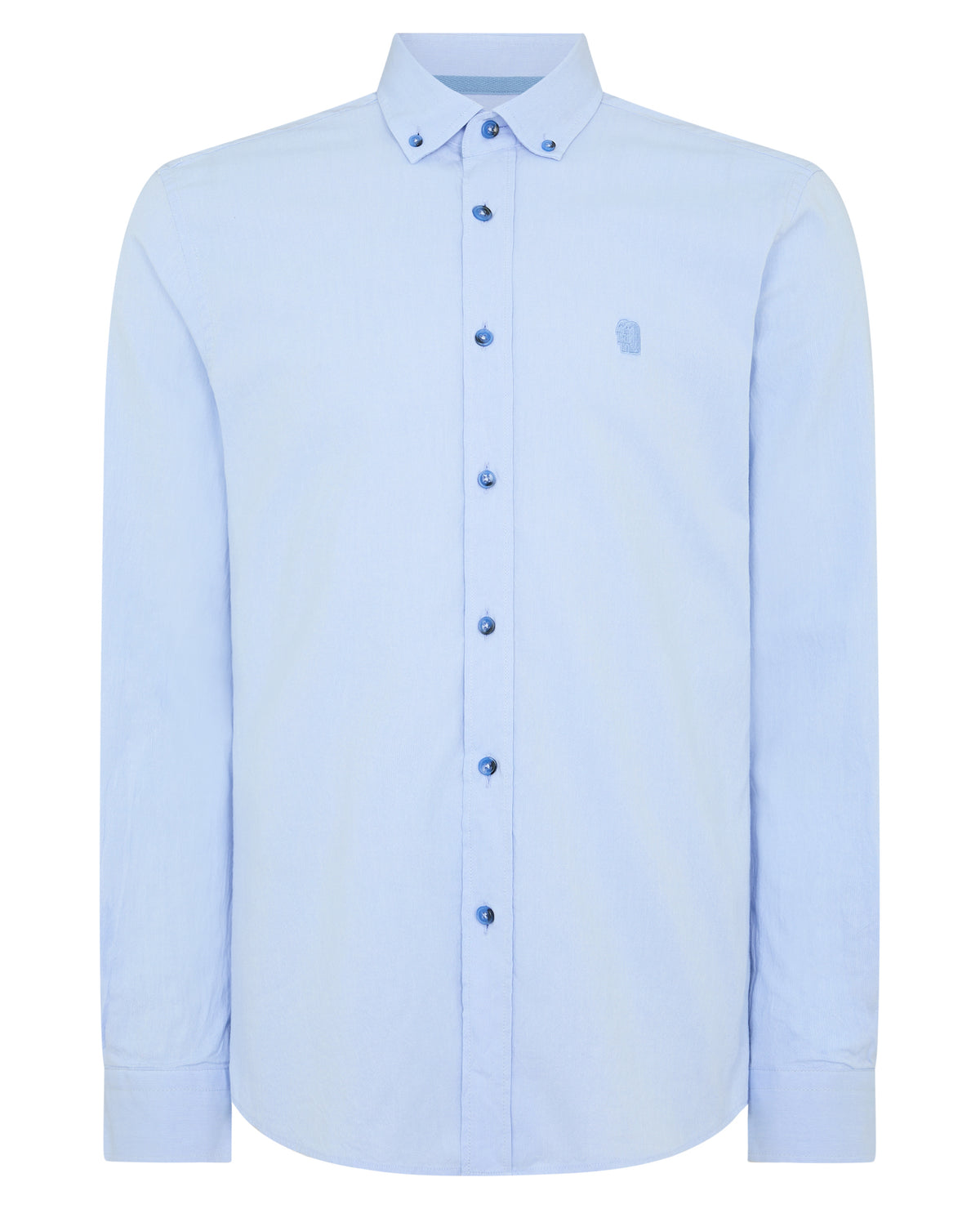 Man wearing a blue Tapered Fit Oxford Cotton Shirt