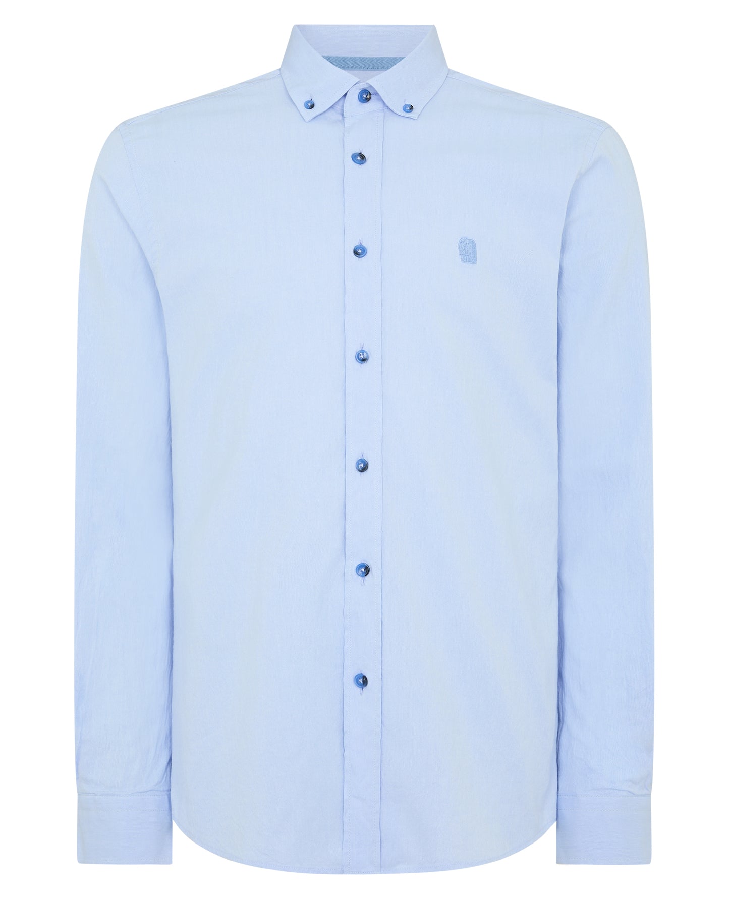 Man wearing a blue Tapered Fit Oxford Cotton Shirt