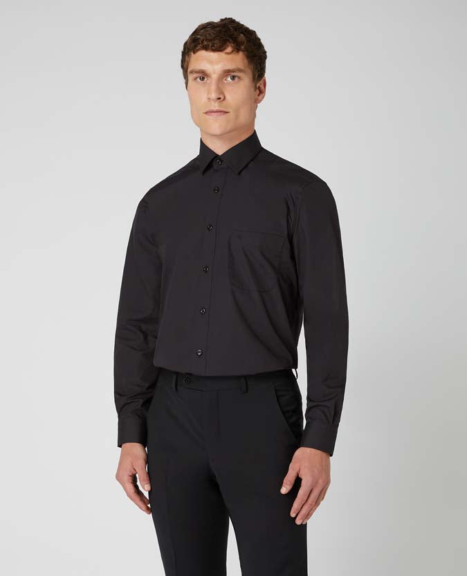 Man wearing a black Relaxed Fit Cotton-Blend Shirt