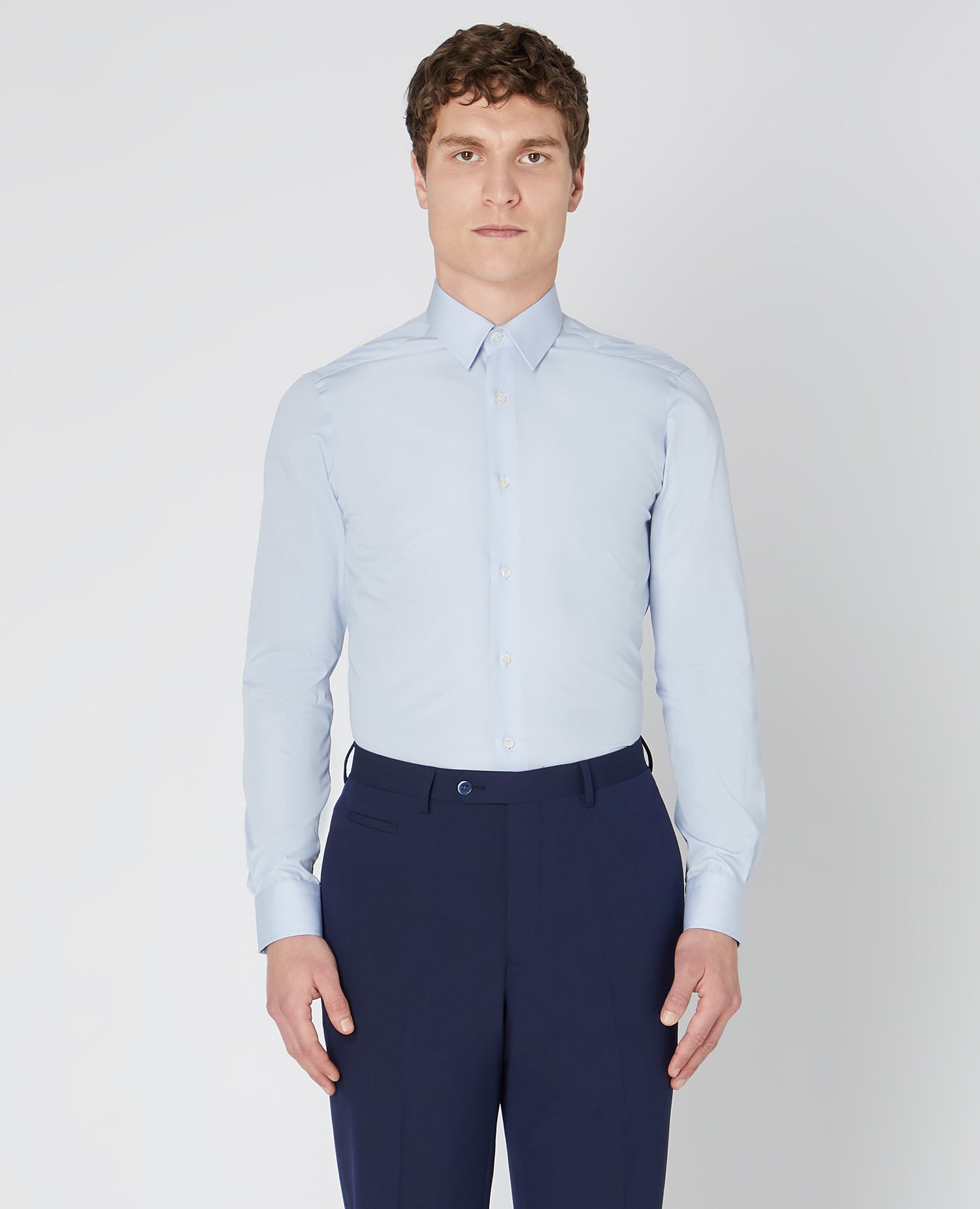 Man wearing a blue Slim Fit Cotton-Blend Shirt