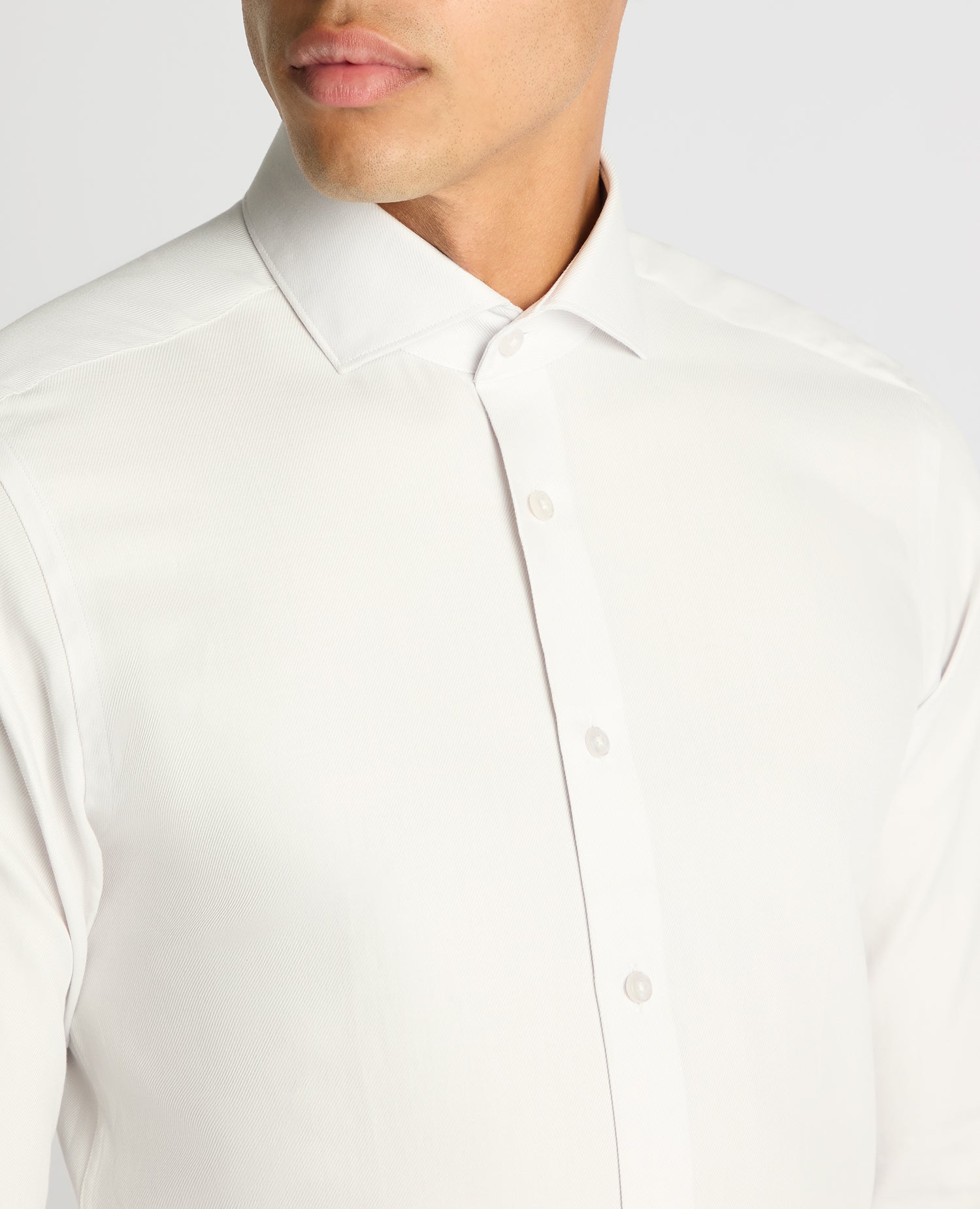 Man wearing a grey Slim Fit Cotton Twill Shirt