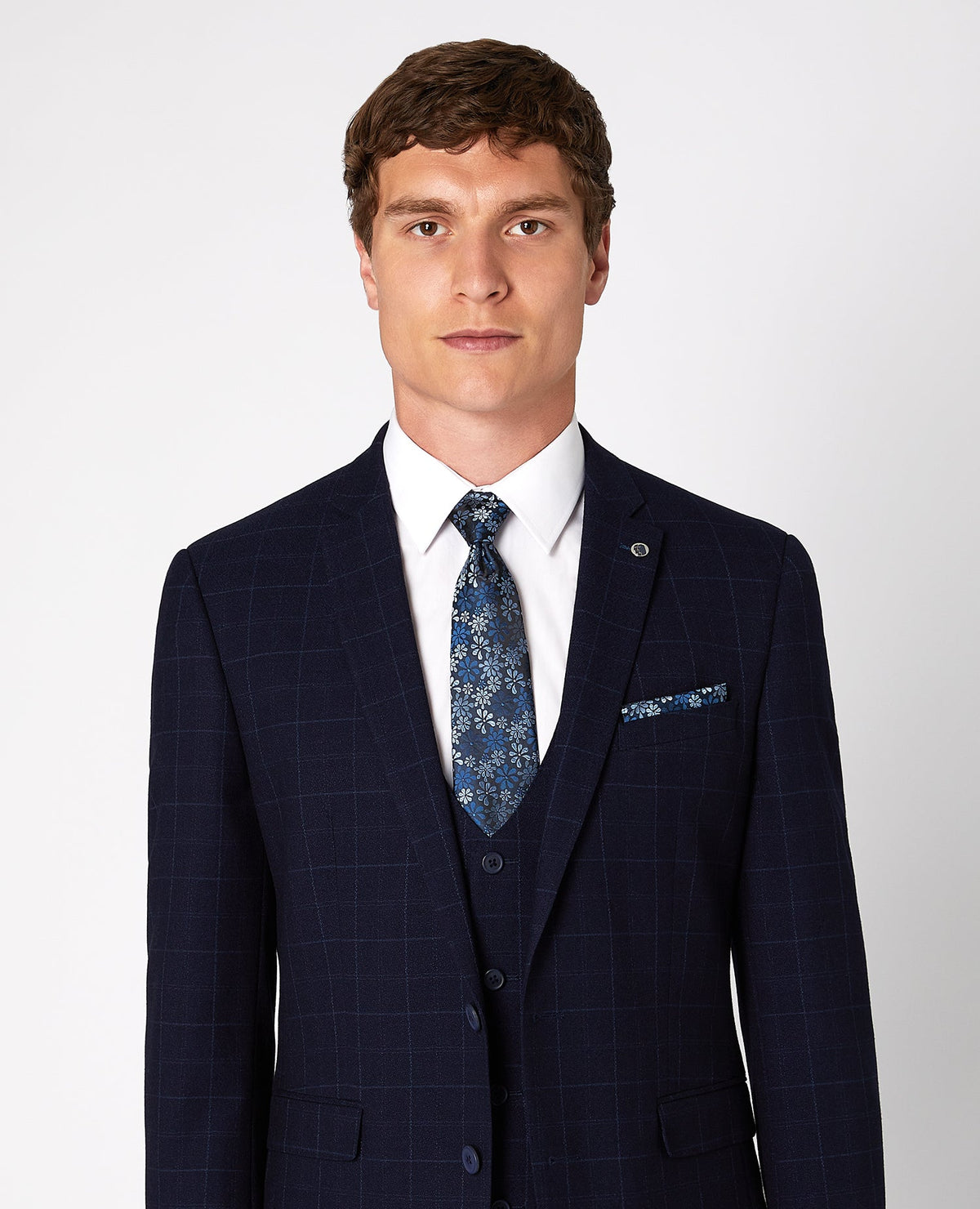 Man wearing a blue Tie