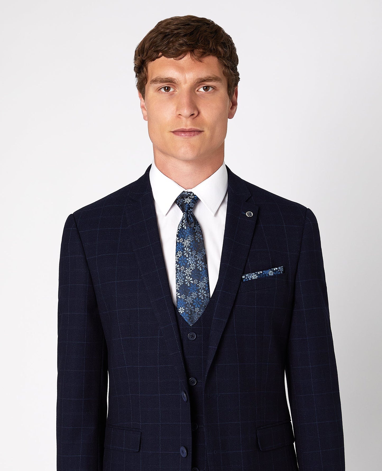 Man wearing a blue Tie