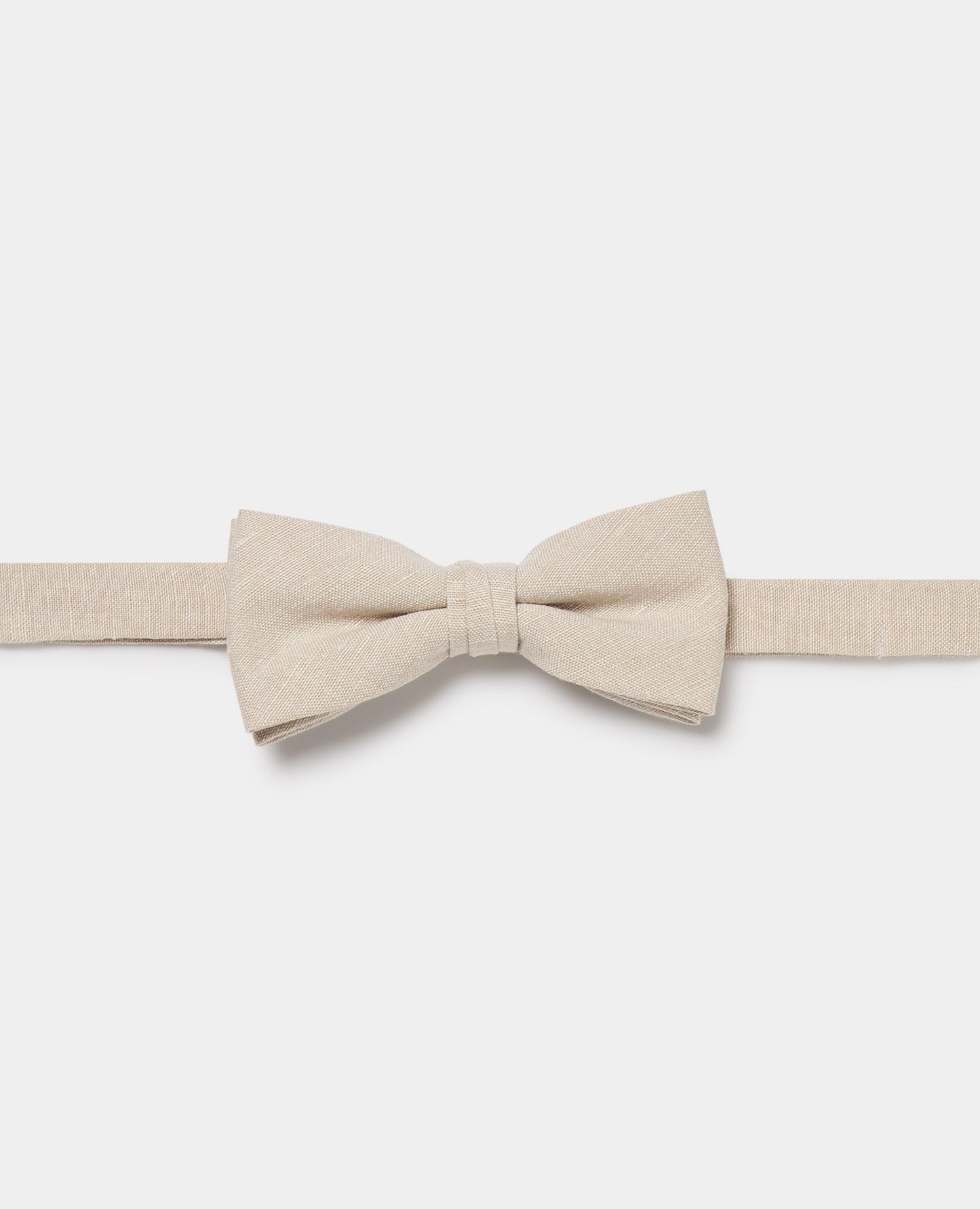 Man wearing a sand Linen-Blend Bow Tie