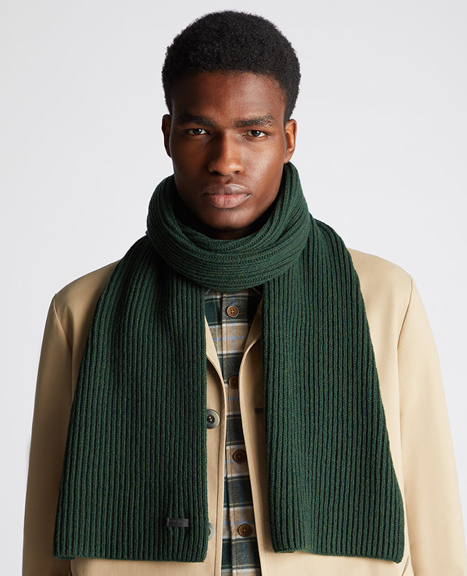Man wearing a green Rib-Knit Wool Rich Scarf