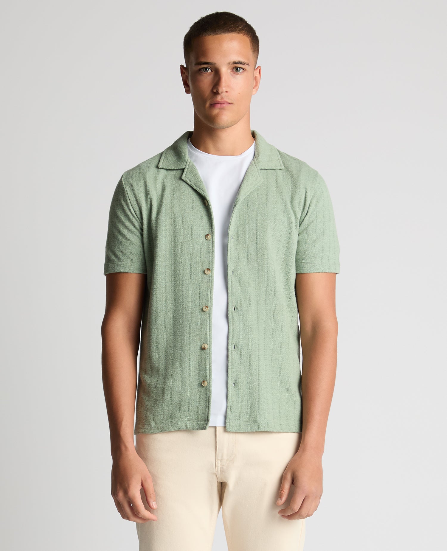 Relaxed Fit Cotton-Linen Cuban Collar Shirt Light Green Remus Uomo Relaxed Fit Cotton-Linen Cuban Collar Shirt Light Green Remus Uomo
