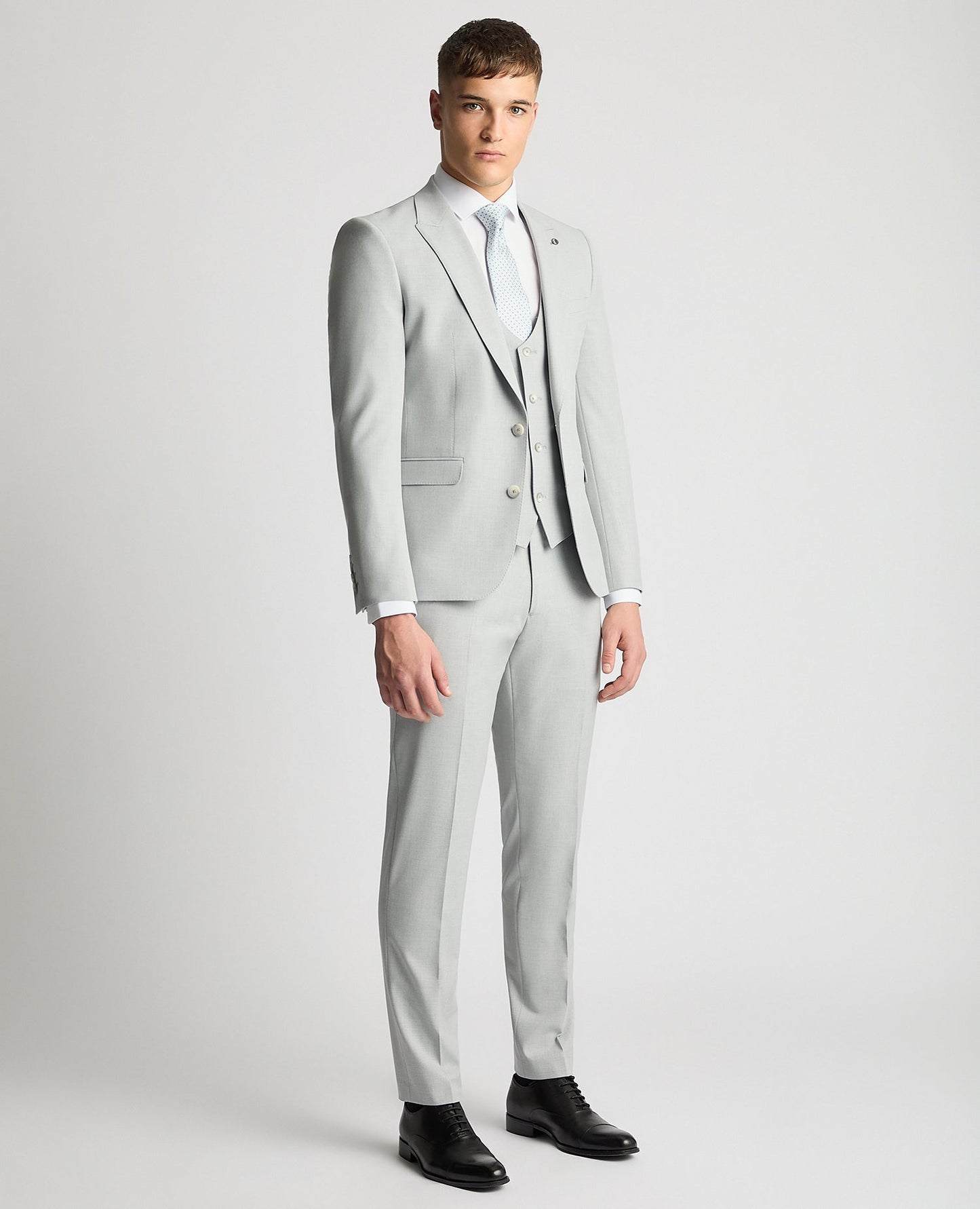 Man wearing a grey Slim Fit Stretch Suit