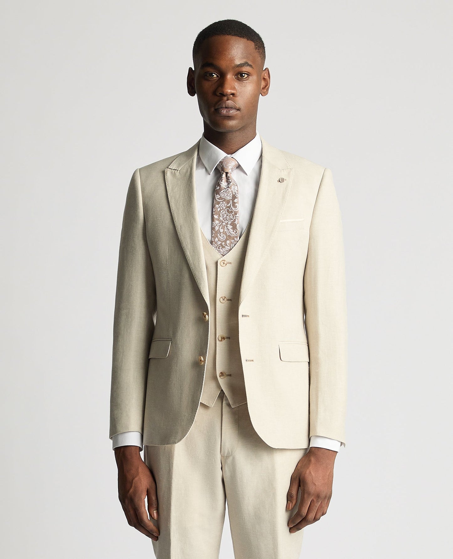 Man wearing a sand Slim Fit Linen-Blend Suit Jacket