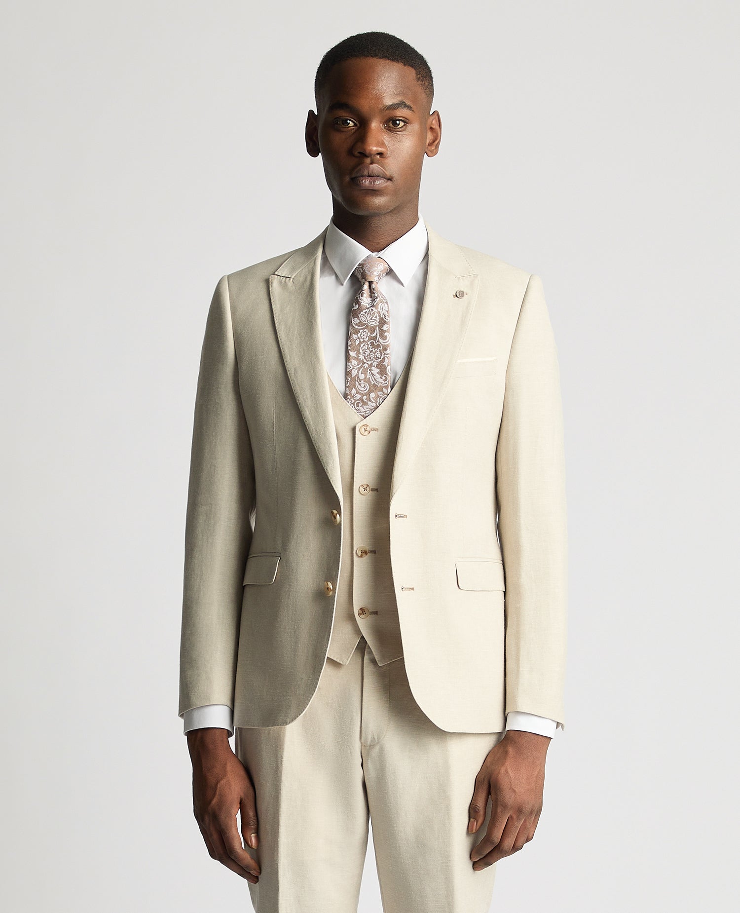 Man wearing a sand Slim Fit Linen-Blend Suit Jacket