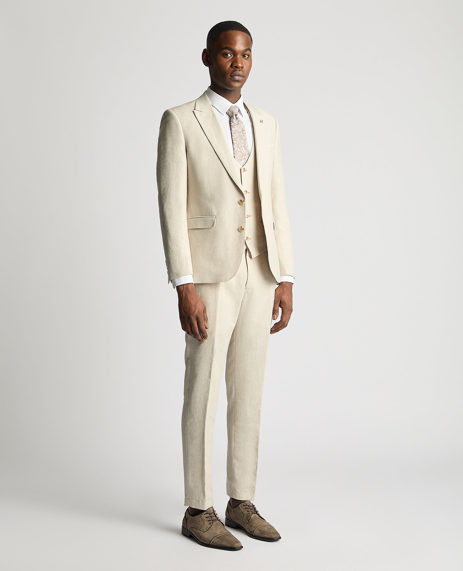 Man wearing a sand Slim Fit Linen-Blend Suit Jacket