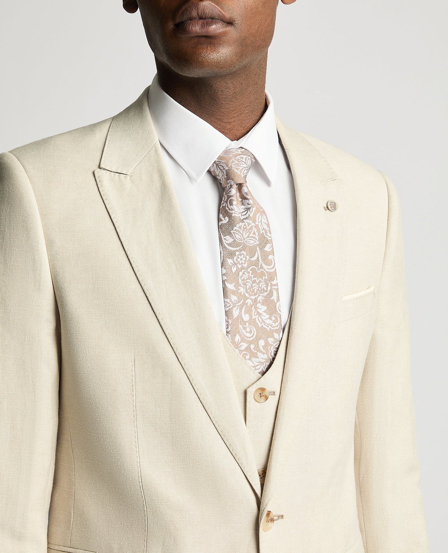 Man wearing a sand Slim Fit Linen-Blend Suit Jacket