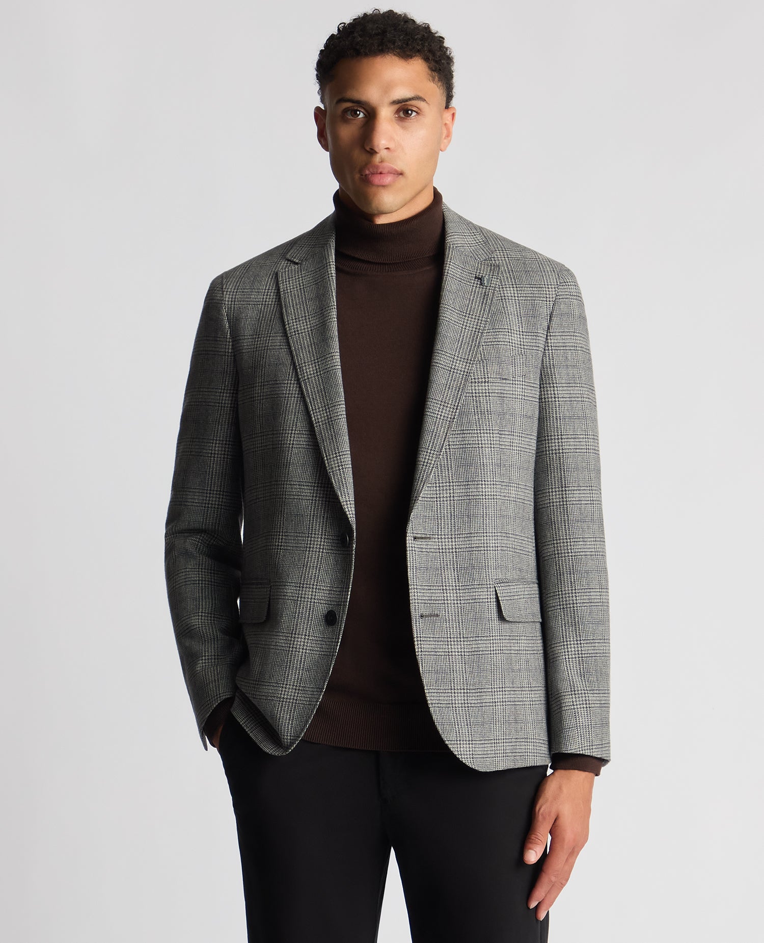 Man wearing a grey Slim Fit Checked Wool-Blend Jacket