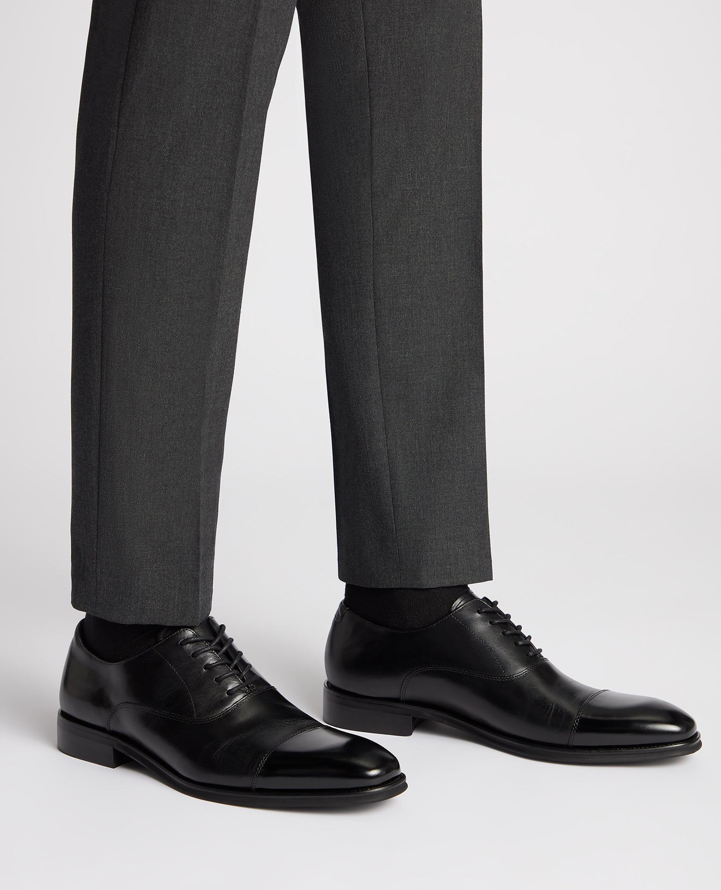 Man wearing a black Leather Garda Shoe