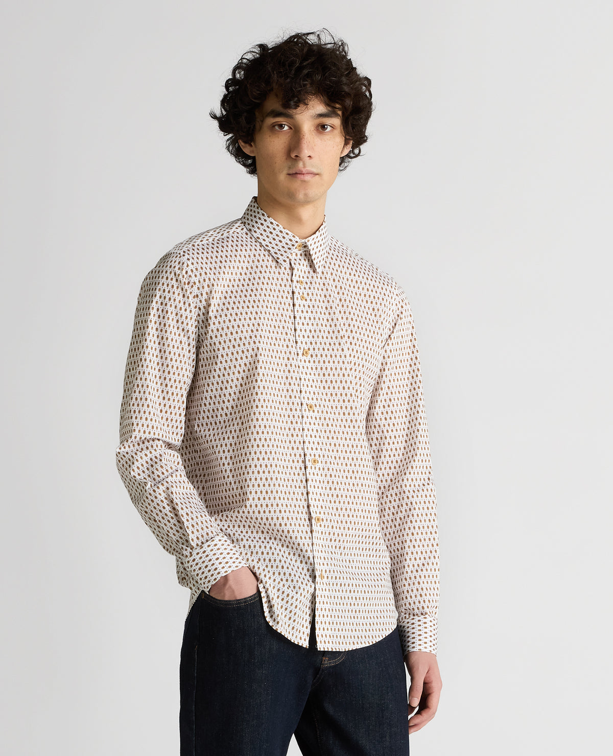 Man wearing a navy Regular Fit Print Cotton-Stretch Shirt