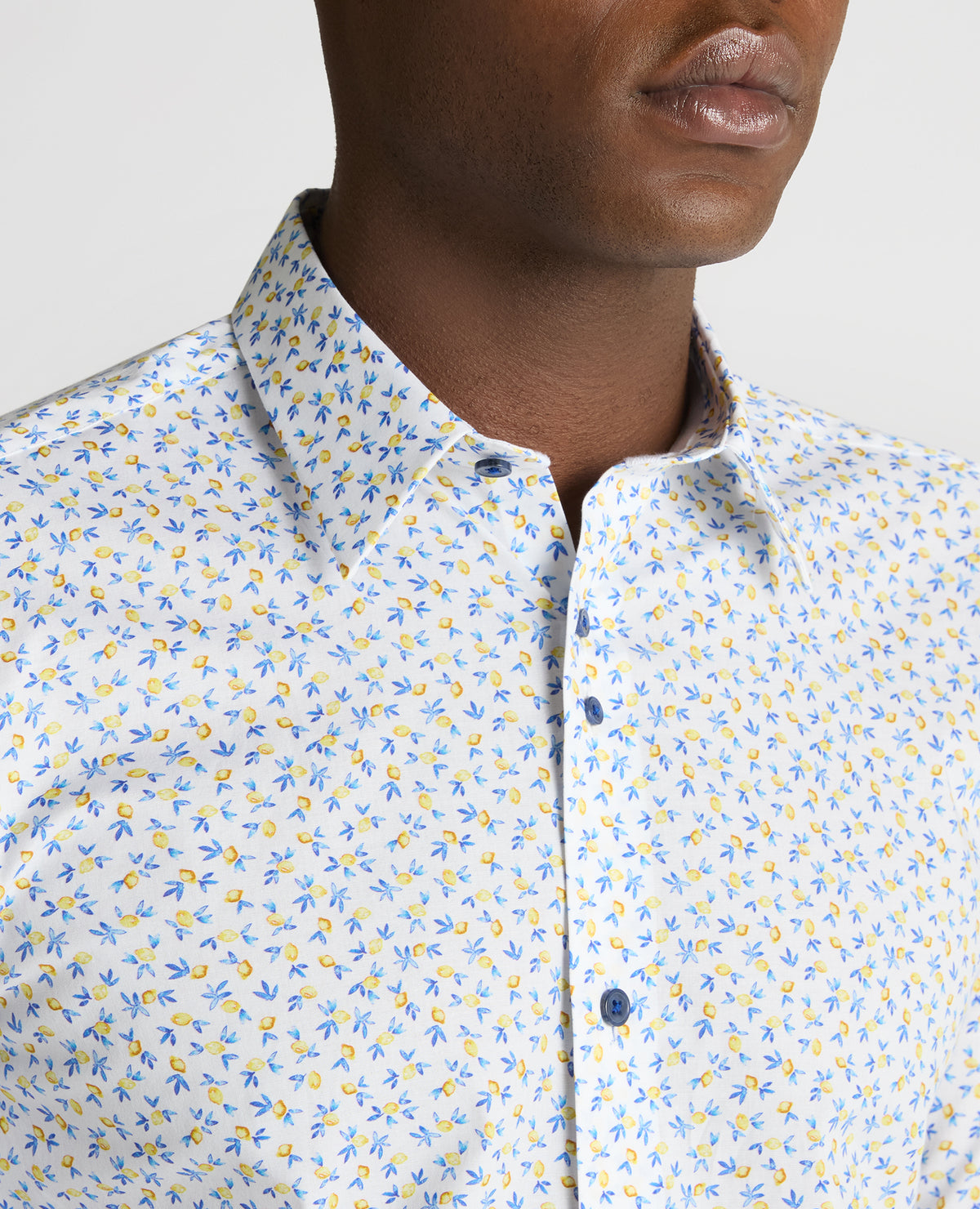 Man wearing a blue Regular Fit Print Cotton-Stretch Shirt