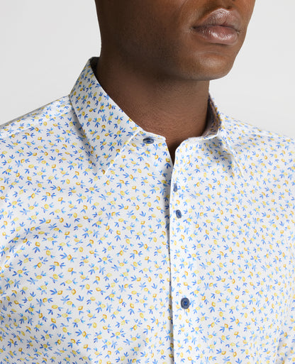 Man wearing a blue Regular Fit Print Cotton-Stretch Shirt