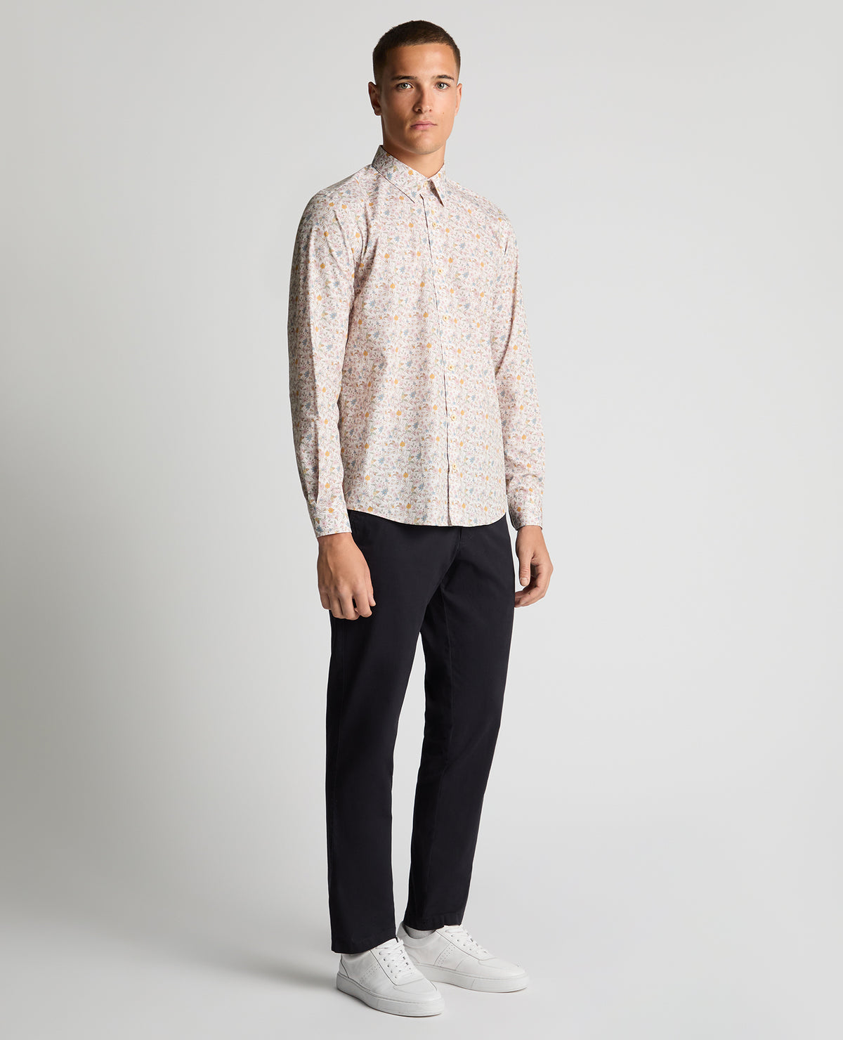 Man wearing a sand Regular Fit Print Cotton-Stretch Shirt