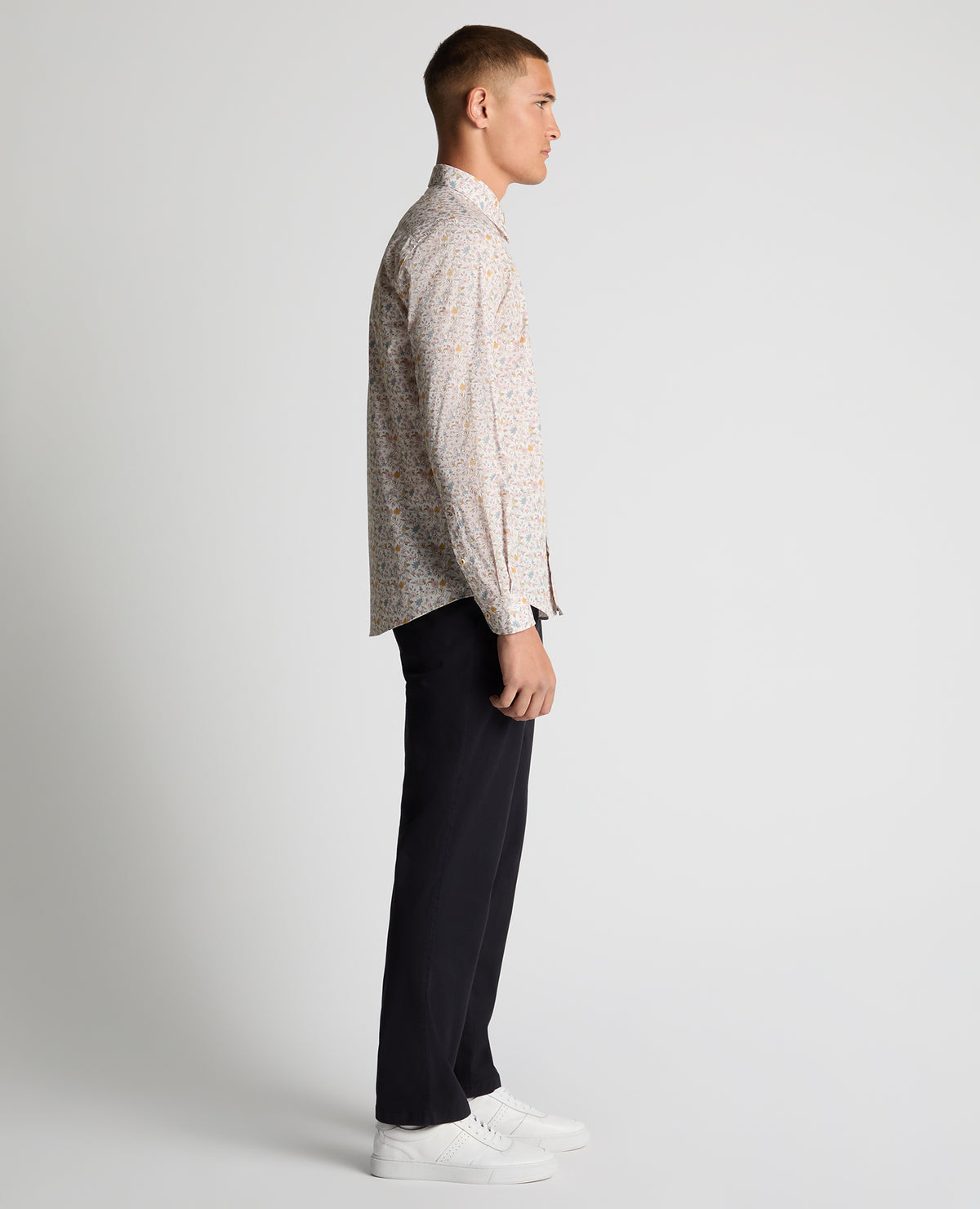 Man wearing a sand Regular Fit Print Cotton-Stretch Shirt