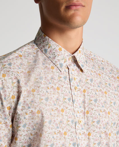 Man wearing a sand Regular Fit Print Cotton-Stretch Shirt