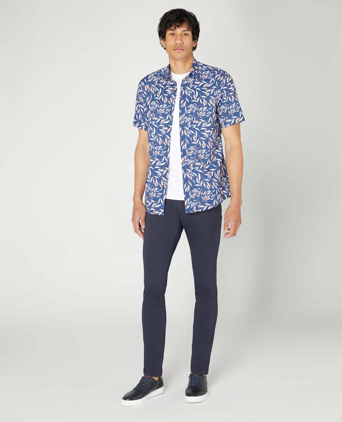 Tapered Fit Print Short Sleeve Shirt