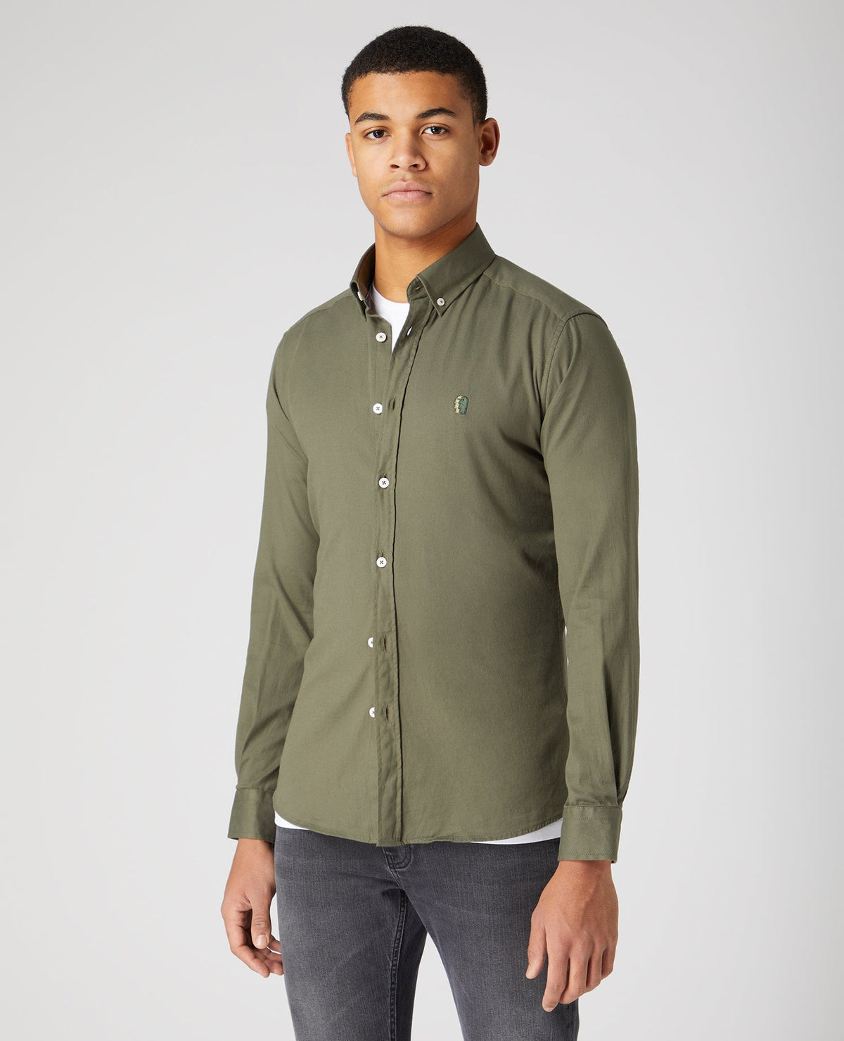 Man wearing a green Slim Fit Cotton Stretch Shirt