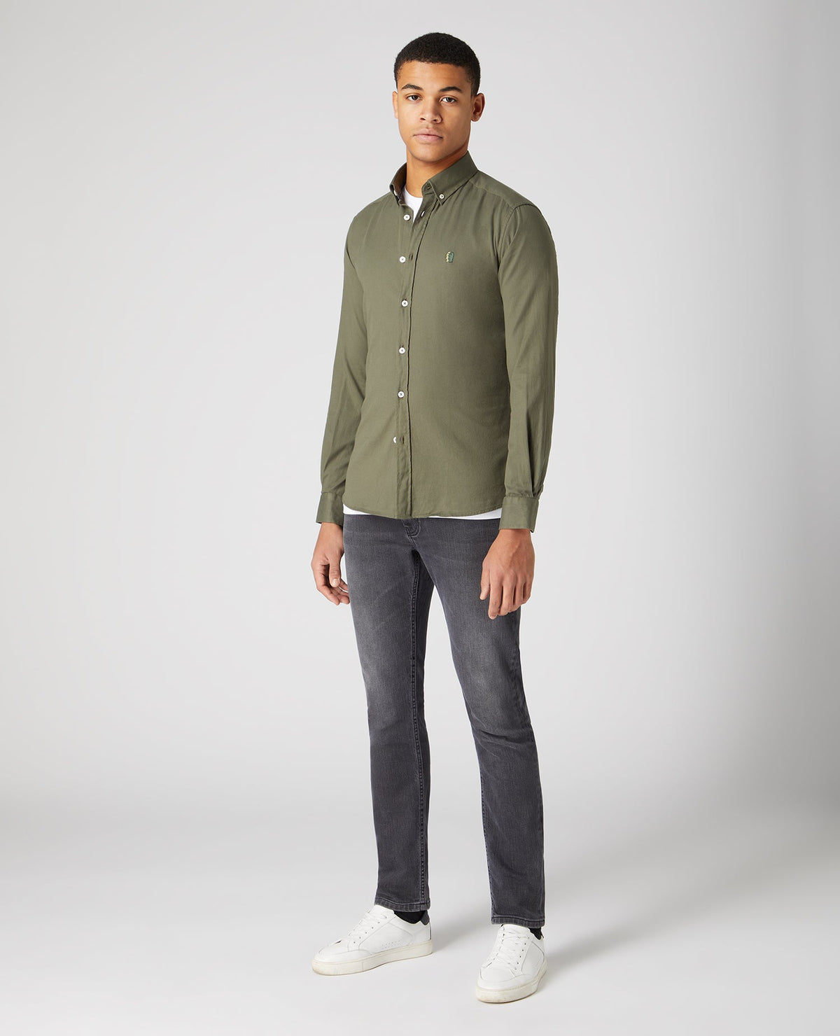 Man wearing a green Slim Fit Cotton Stretch Shirt