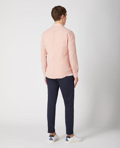 Man wearing a pink Slim Fit Cotton Stretch Shirt