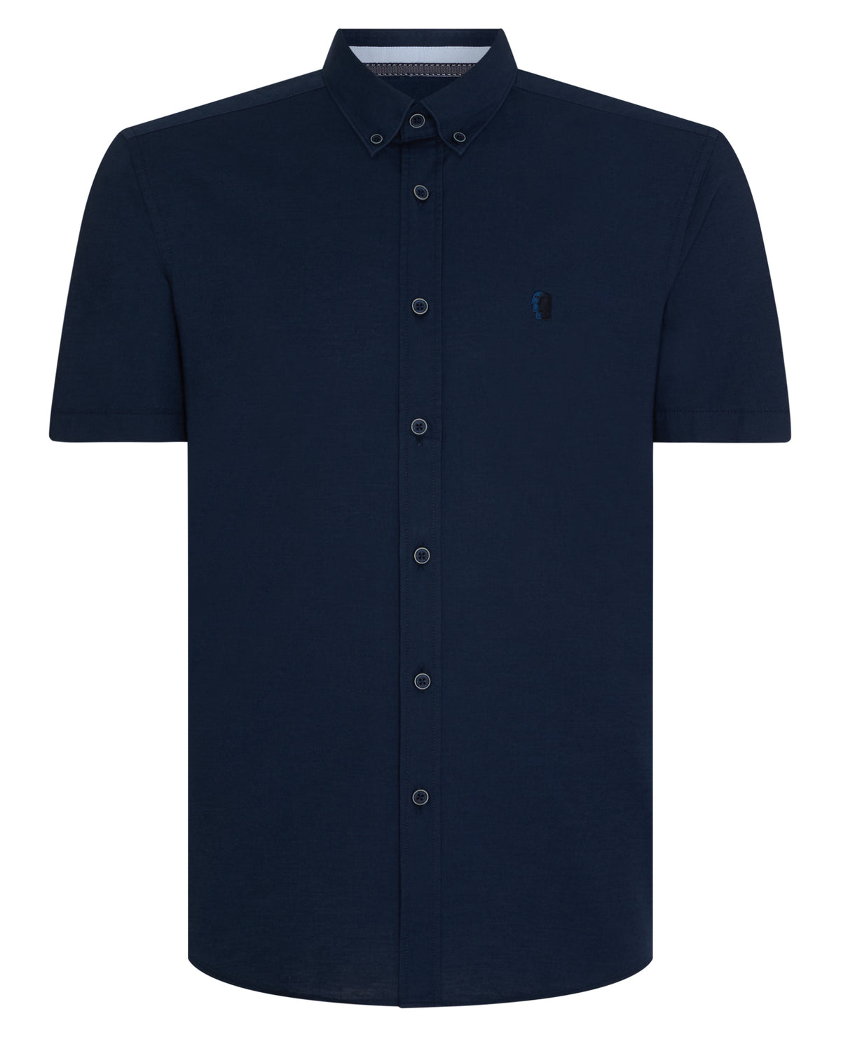 Man wearing a navy Slim Fit Oxford Cotton Short Sleeve Shirt