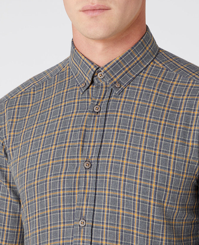 Man wearing a grey Slim Fit Cotton Checked Shirt