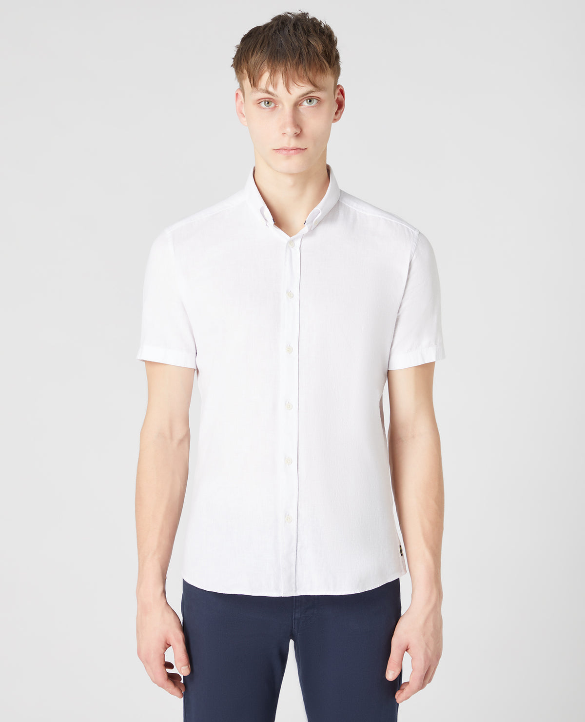 Man wearing a White casual shirt