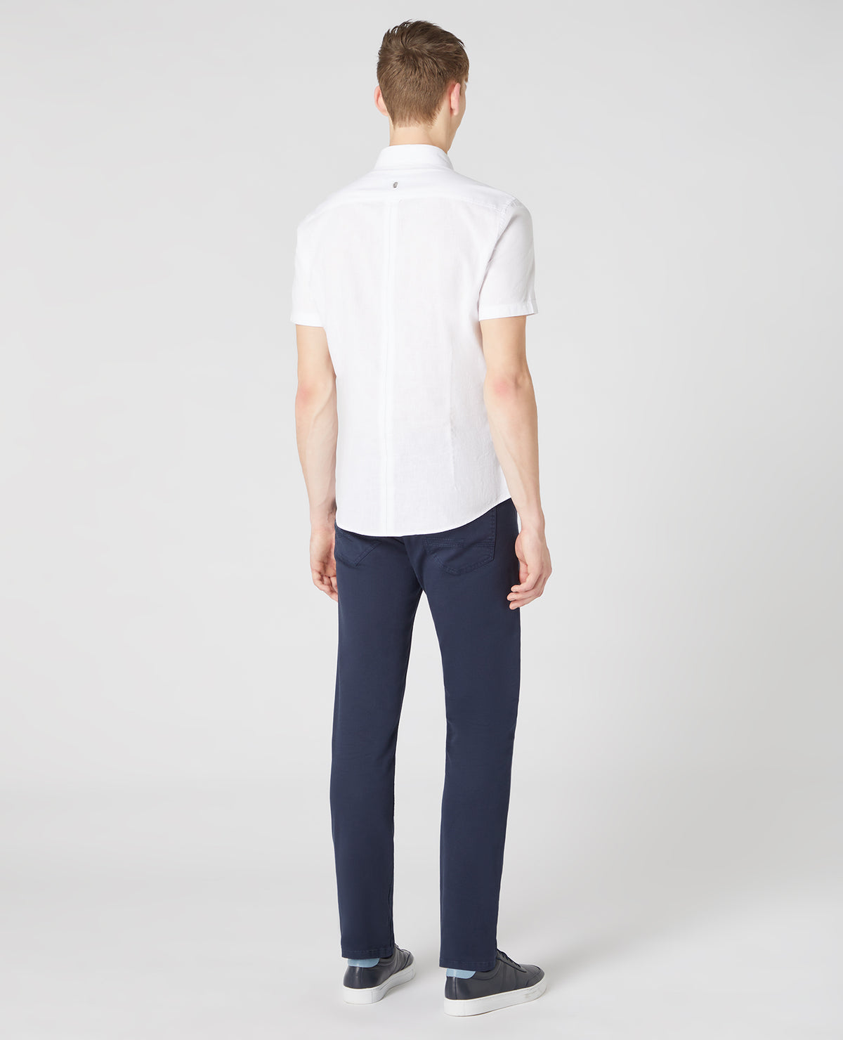 Man wearing a White casual shirt
