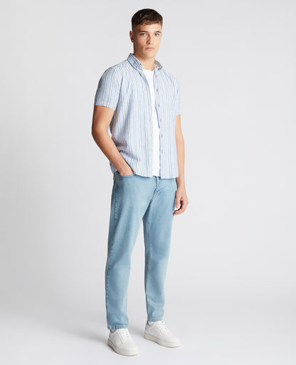 Man wearing a blue Slim Fit Striped Cotton-Linen Shirt