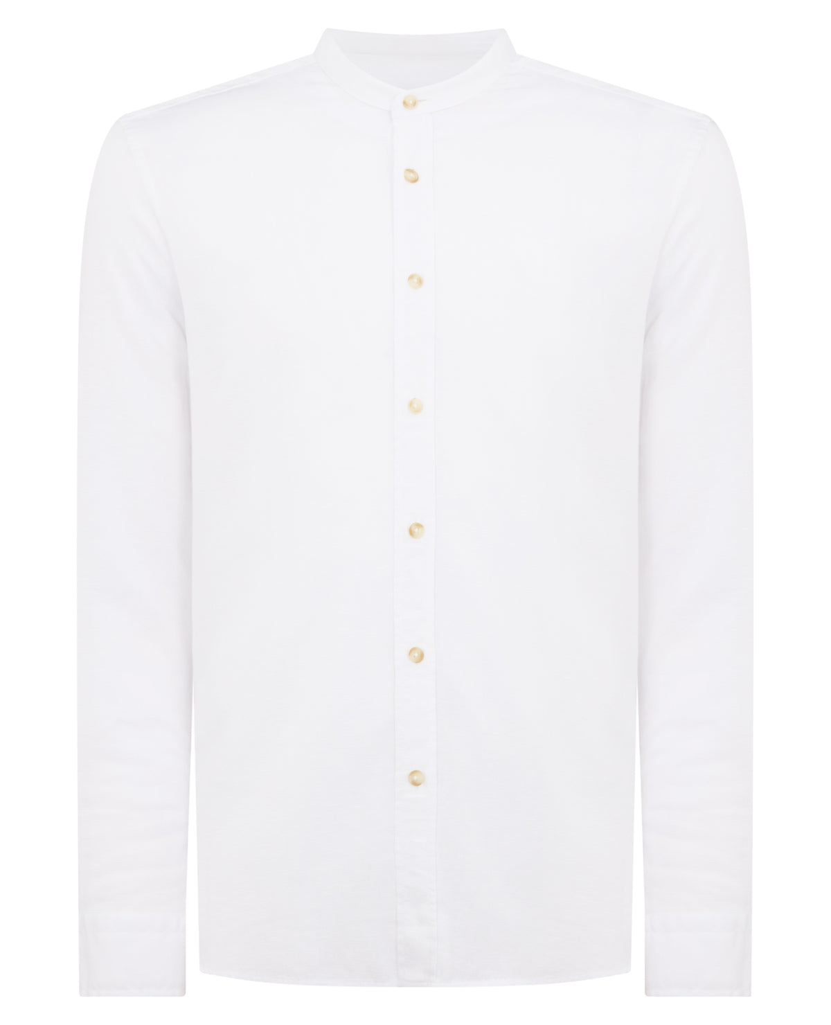Man wearing a white Regular Fit Tencel-Blend Shirt