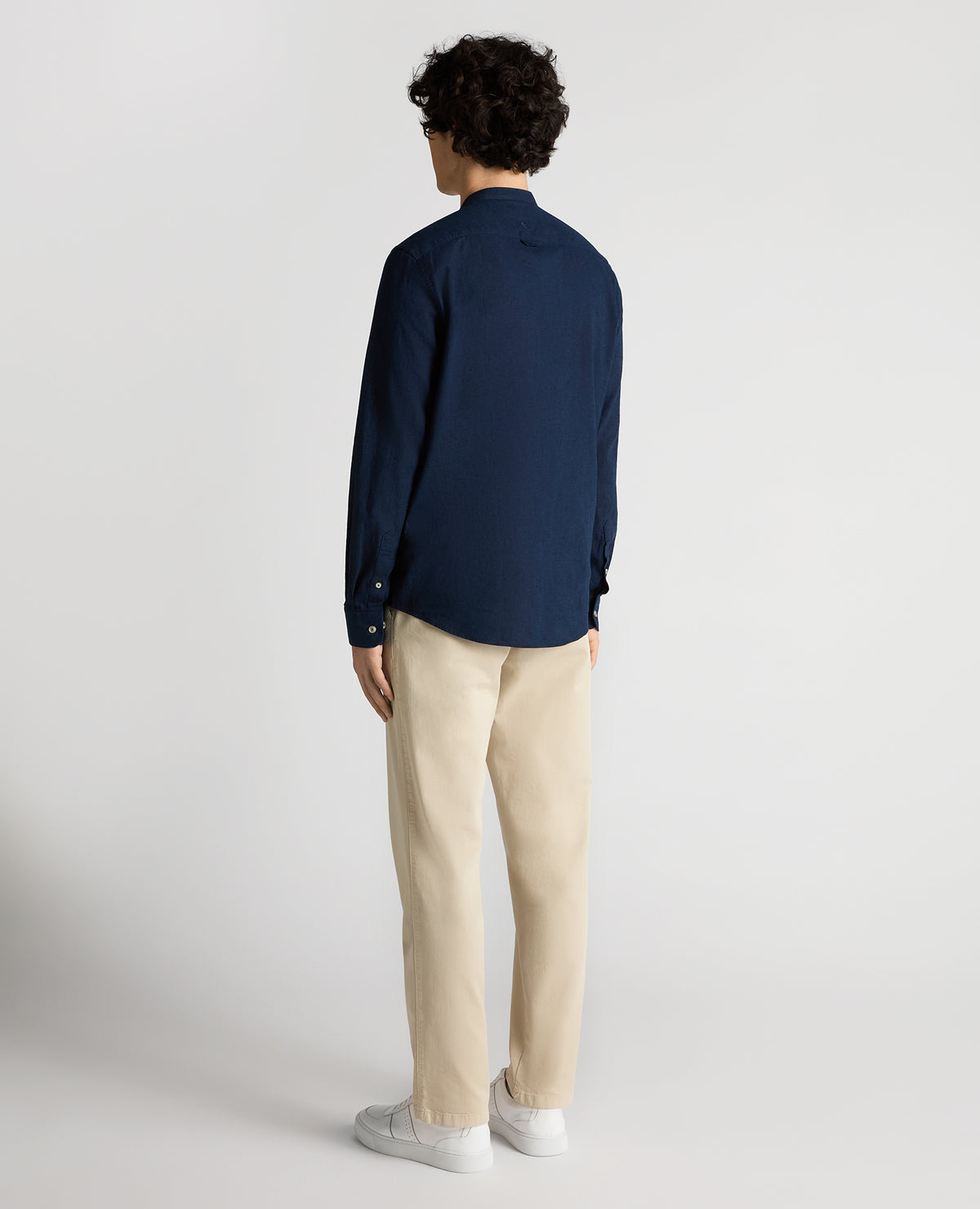 Man wearing a navy Regular Fit Tencel-Blend Shirt