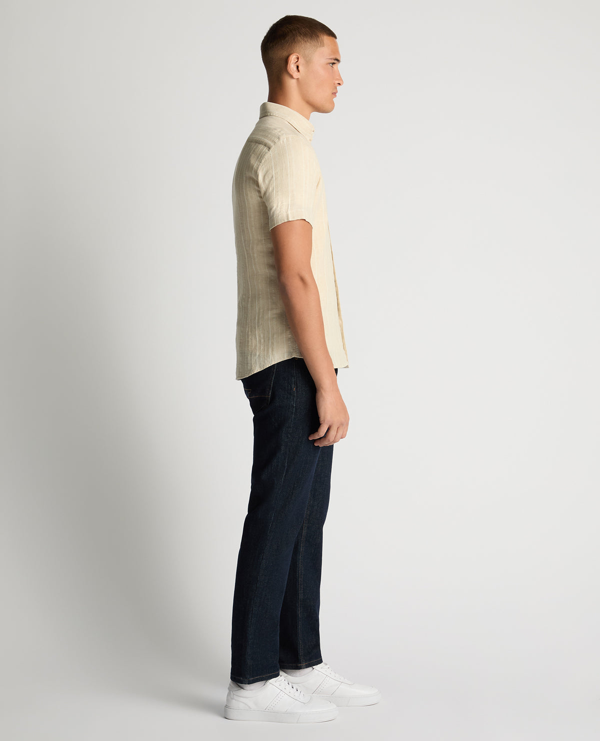 Man wearing a sand Slim Fit Striped Organic Cotton-Linen Shirt