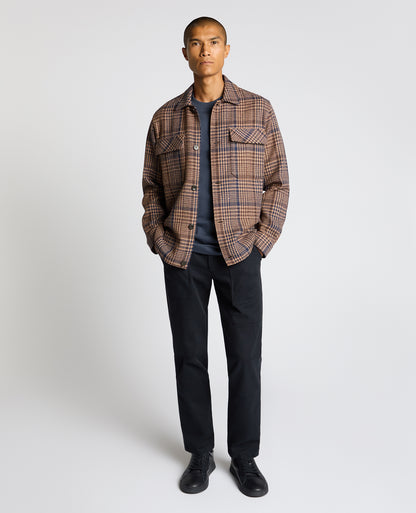 Man wearing a brown Regular Fit Houndstooth Shacket