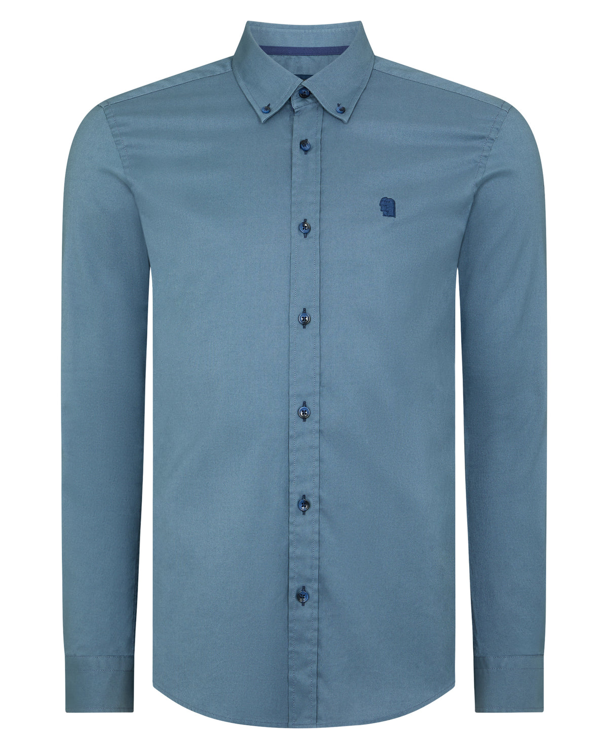 Man wearing a blue Slim Fit Cotton-Stretch Shirt