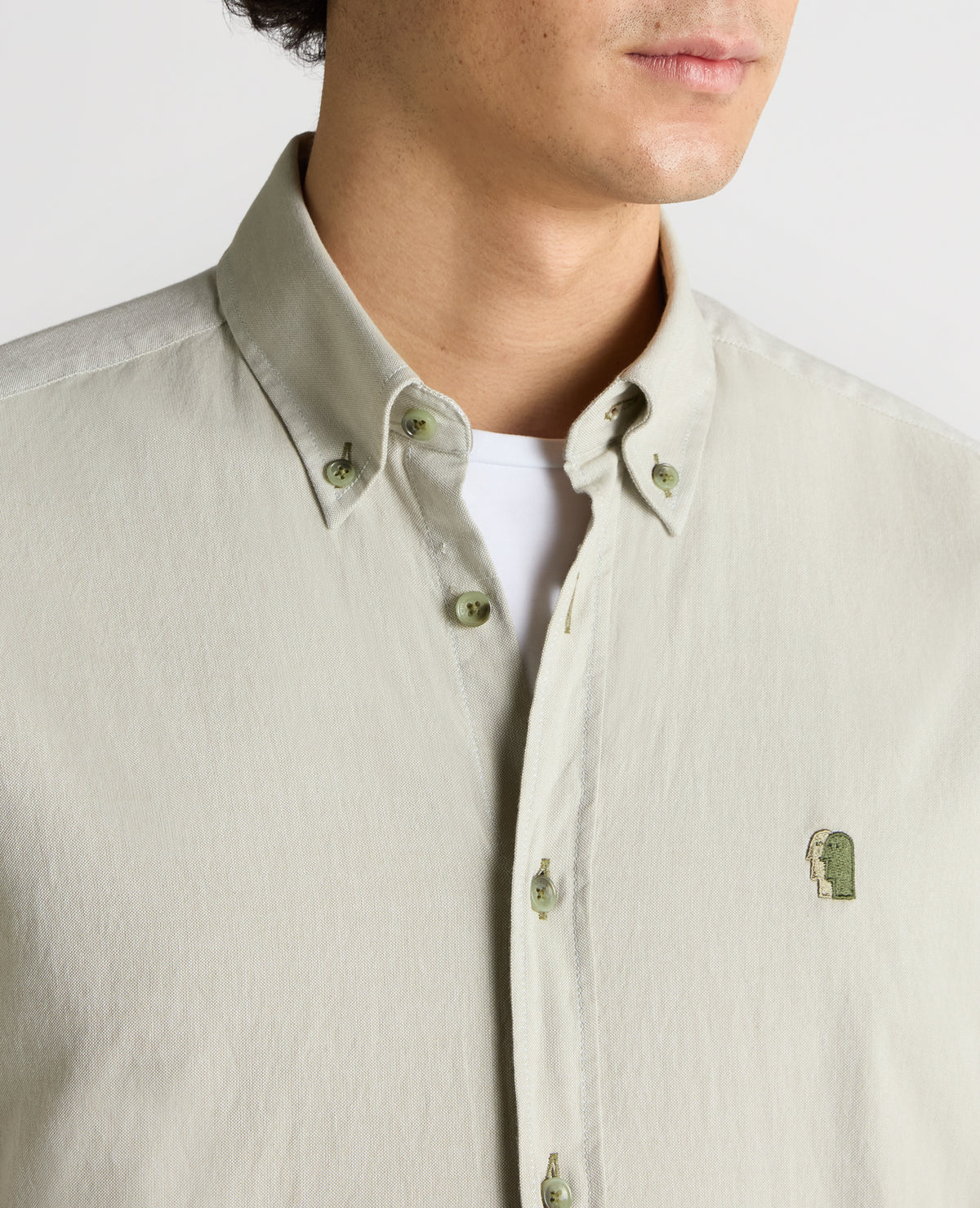 Man wearing a green Slim Fit Cotton Oxford Shirt