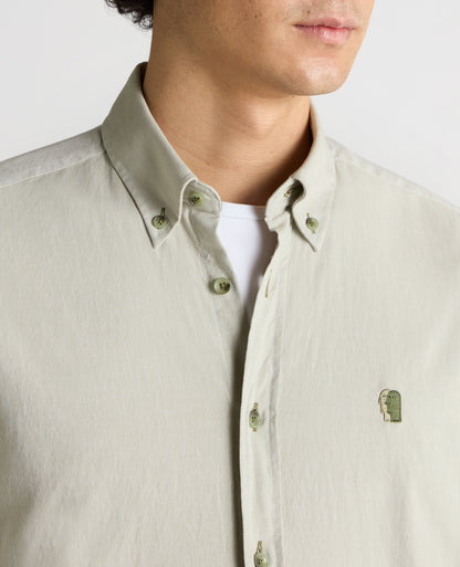 Man wearing a green Slim Fit Cotton Oxford Shirt