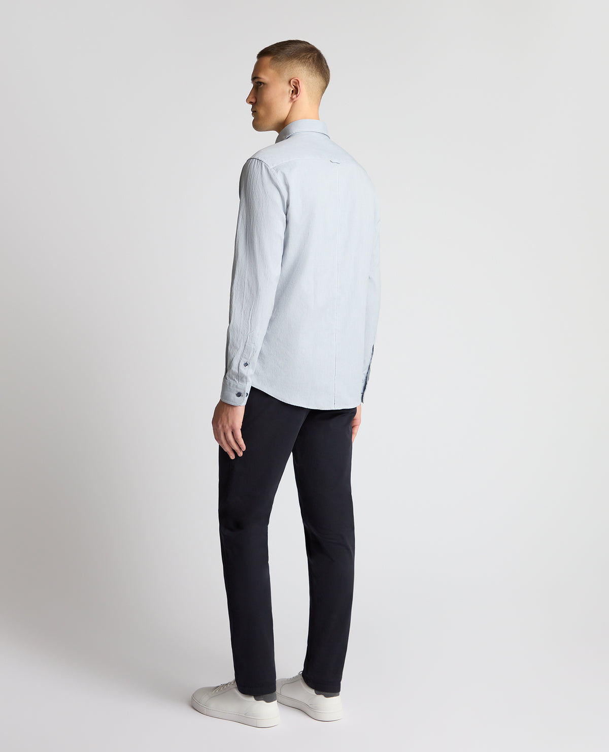 Man wearing a Grey casual shirt