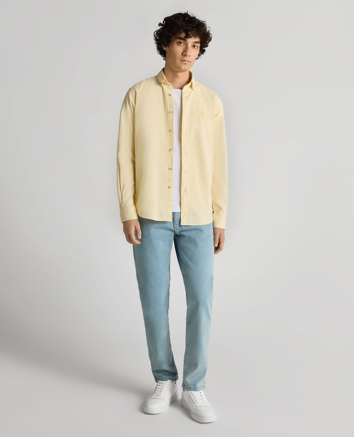 Man wearing a orange Tapered Fit Oxford Cotton Shirt