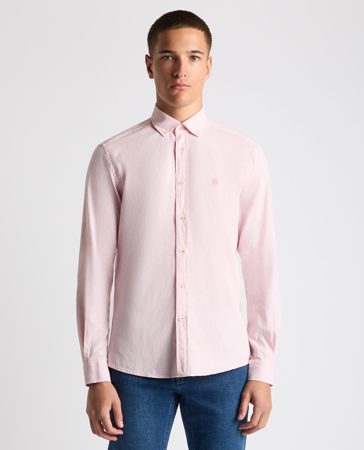 Man wearing a pink Tapered Fit Oxford Cotton Shirt