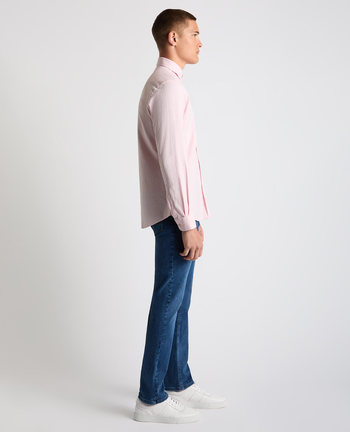Man wearing a pink Tapered Fit Oxford Cotton Shirt