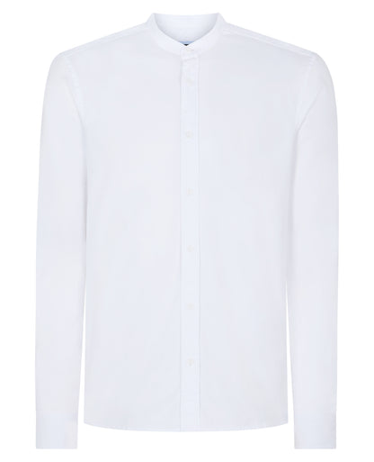 Man wearing a White casual shirt