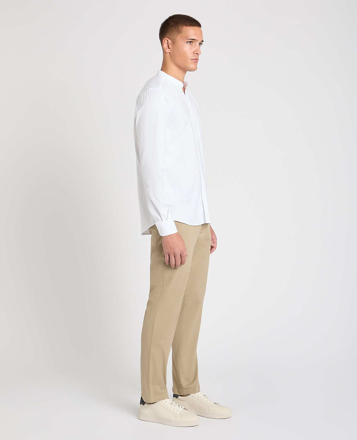 Man wearing a White casual shirt