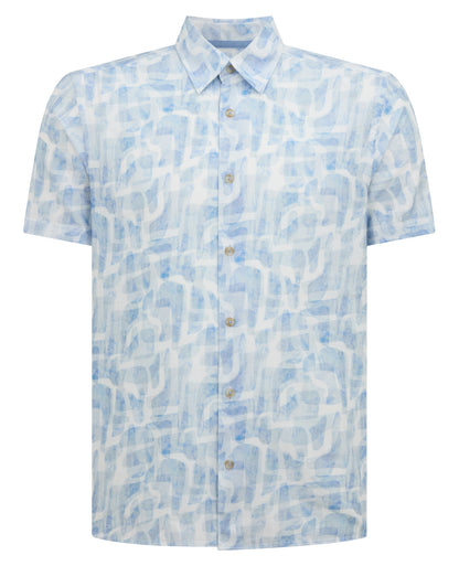 Man wearing a blue Slim Fit Printed Short-Sleeve Shirt